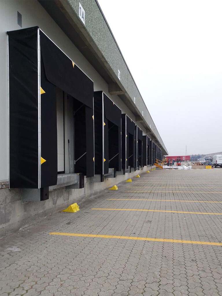 dock shelters loading bay dock shelters loading bay