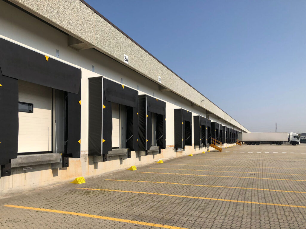 dock shelters loading bay dock shelters loading bay